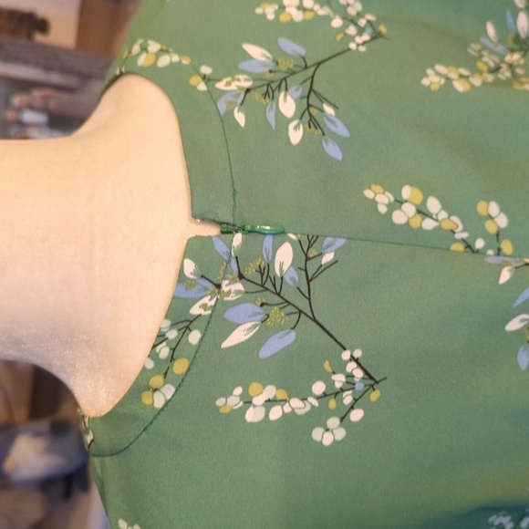 LOFT Ann Taylor Green Spring Print Fit and Flare Long Bell Sleeve Dress Sz 10 - Picture 9 of 11